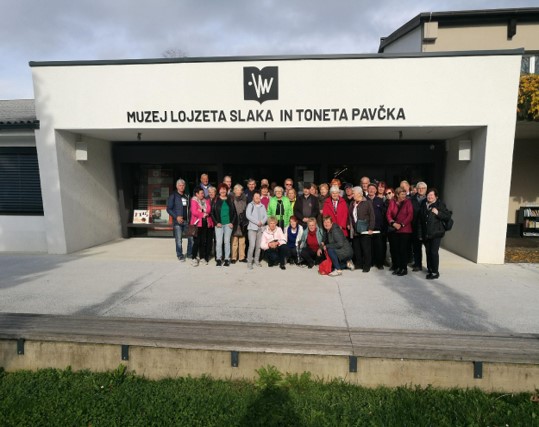 Kulturni obisk Muzeja Lojzeta Slaka in Toneta Pavčka  nato pa martinovanje v Mirni Peči