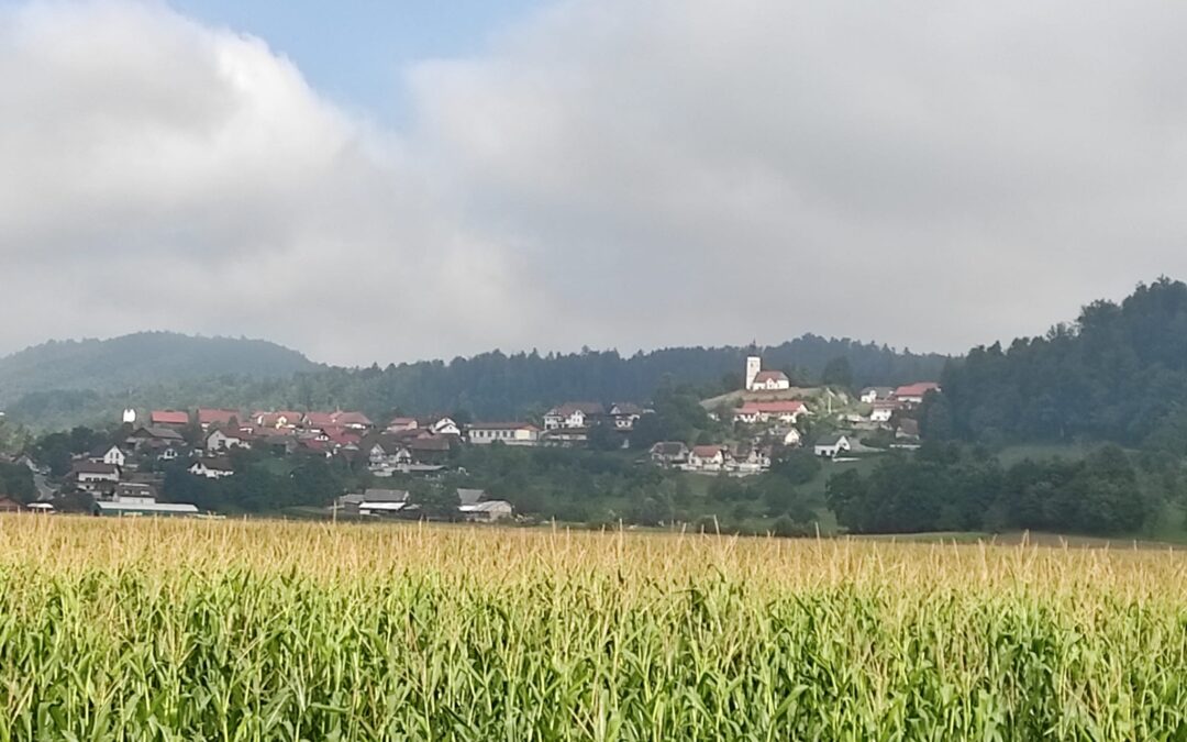 Iz Dragomerja do Vrhnike ob nekdanji železniški progi